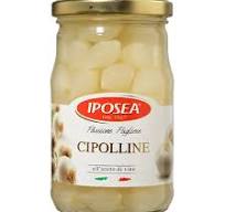 Małe Cebulki w Occie (290g) IPOSEA - Małe, marynowane cebulki o kwaśno-słodkim smaku.